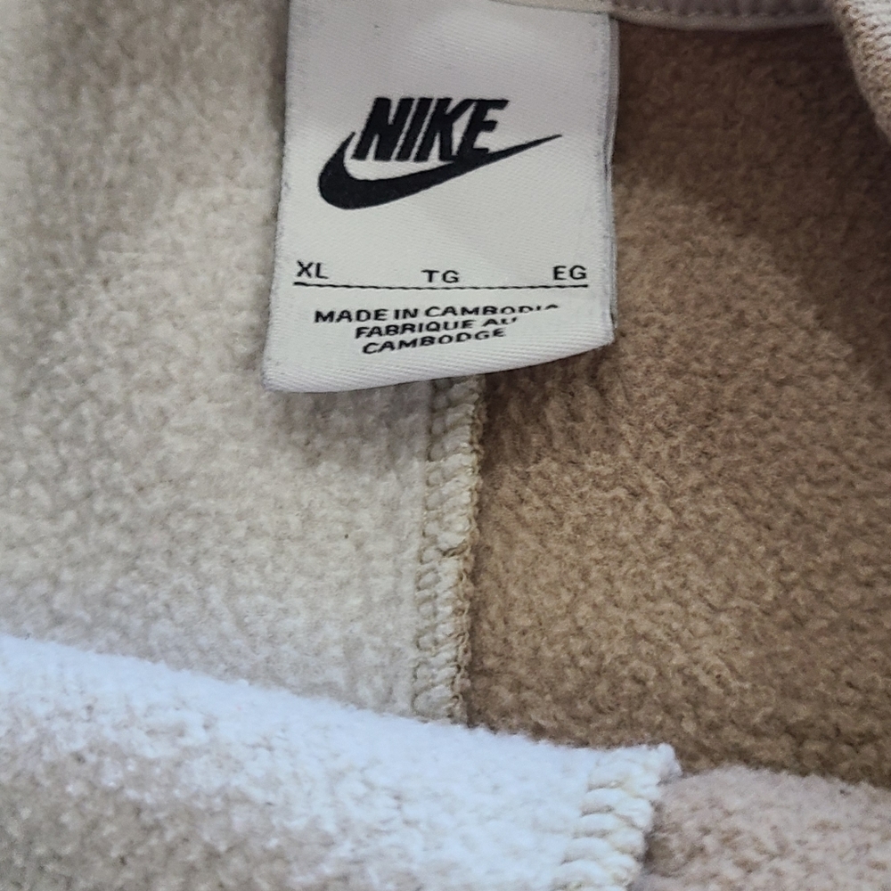Nike sweatshirt for boys xL [14] - Picture 4 of 5